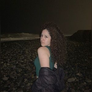 Meet your Posher, Camila